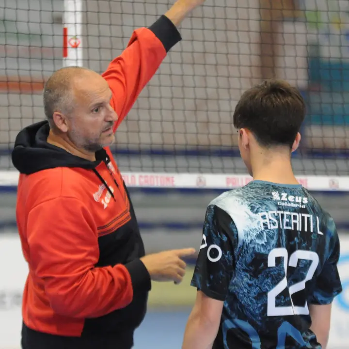 Pallavolo Crotone, coach Asteriti dà il suo giudizio: «Miglioreremo con le prime squadre, giovani al top»\n