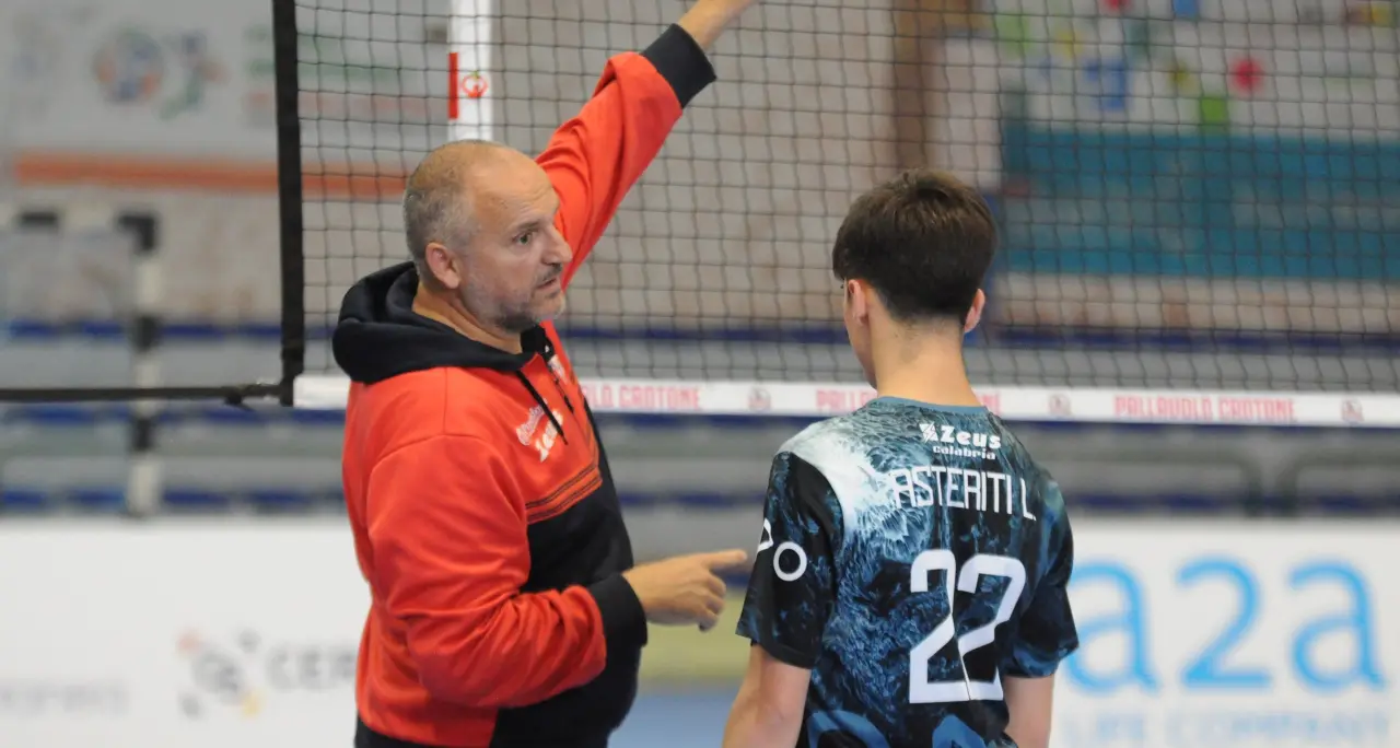 Pallavolo Crotone, coach Asteriti dà il suo giudizio: «Miglioreremo con le prime squadre, giovani al top»\n
