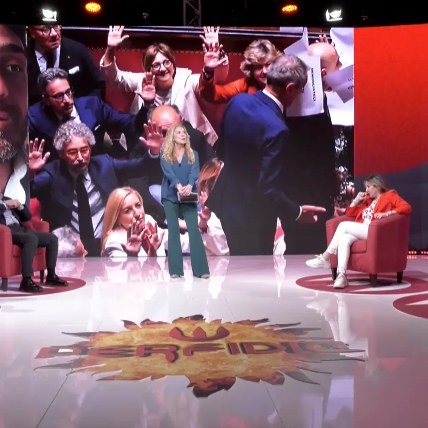 Perfidia \"sballottata\"... ma colpisce sempre: battute, verità scomode e uno scoop di Tucci su Lamezia\n
