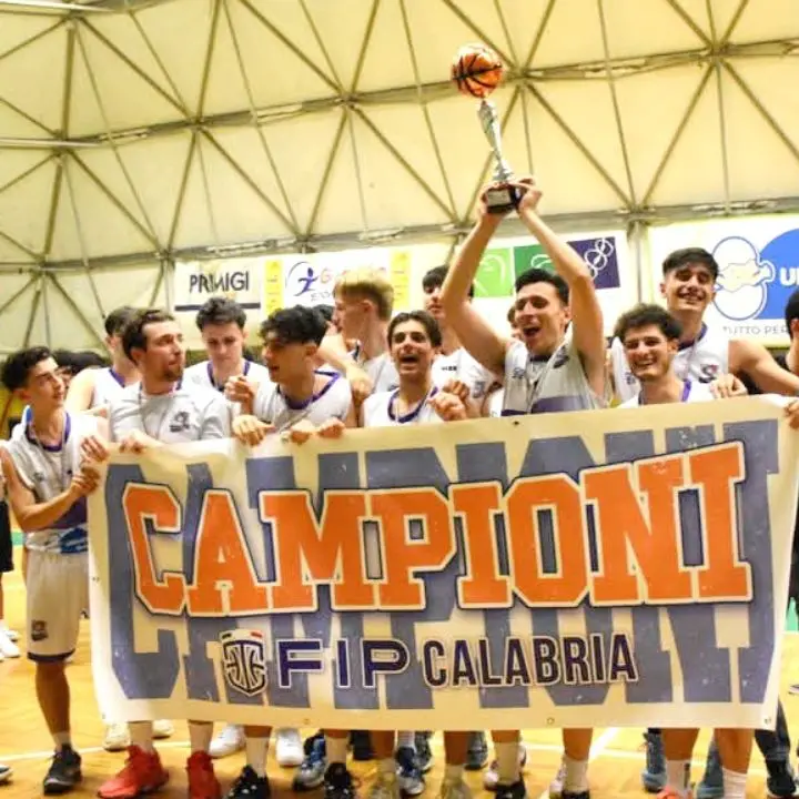 Festa grande a Gioia Tauro, la Cestistica Gioiese conquista la Serie C: «I ragazzi sono stati meravigliosi»