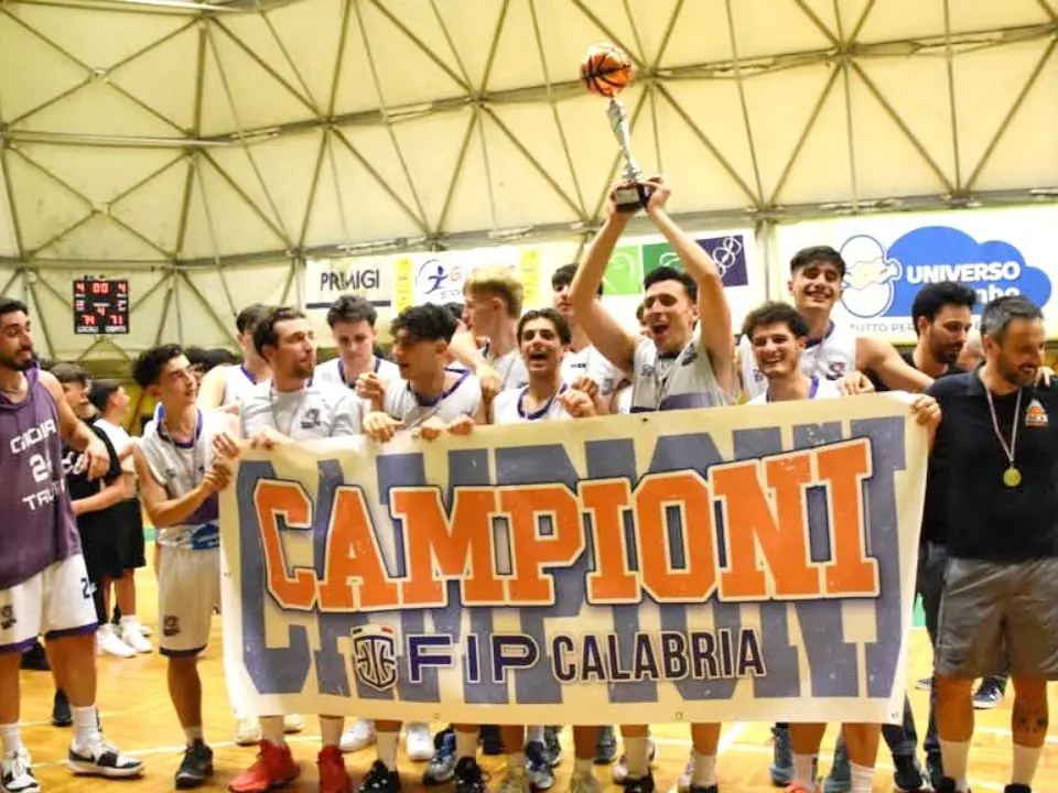 Festa grande a Gioia Tauro, la Cestistica Gioiese conquista la Serie C: «I ragazzi sono stati meravigliosi»