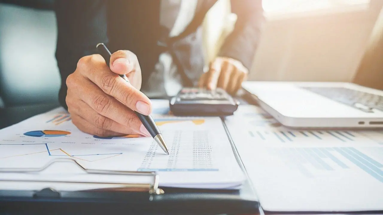 Da ieri siamo liberi dalle tasse: ogni italiano ha lavorato 156 giorni solo per pagare il fisco\n