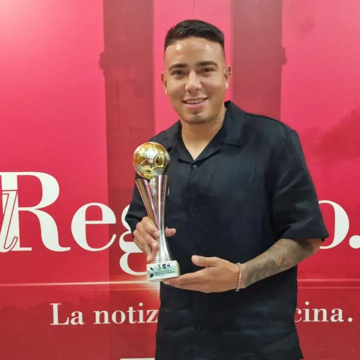 Promozione B, Sebastian Carvajal premiato da LaC come miglior giocatore del campionato: «Mi aspettavo una stagione così, mi alleno per questo»\n
