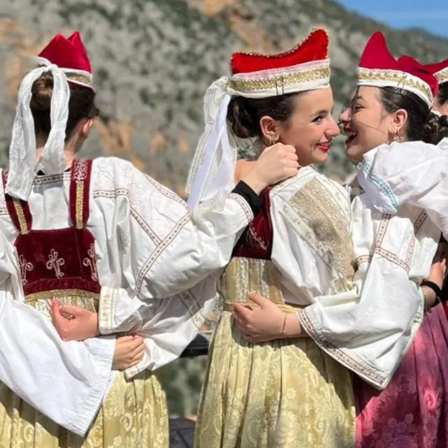 Gli Arbëreshë di Calabria: cinque secoli di identità, integrazione e cultura. Per Pasolini è «un miracolo antropologico»\n