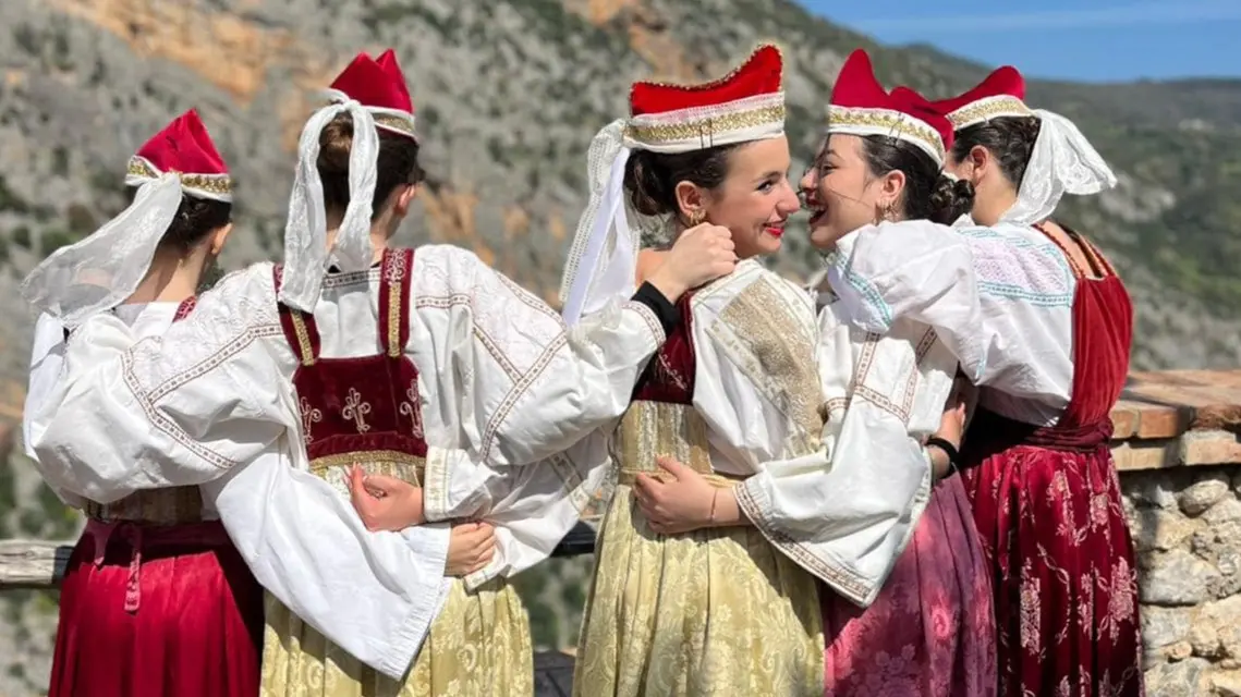 Gli Arbëreshë di Calabria: cinque secoli di identità, integrazione e cultura. Per Pasolini è «un miracolo antropologico»\n