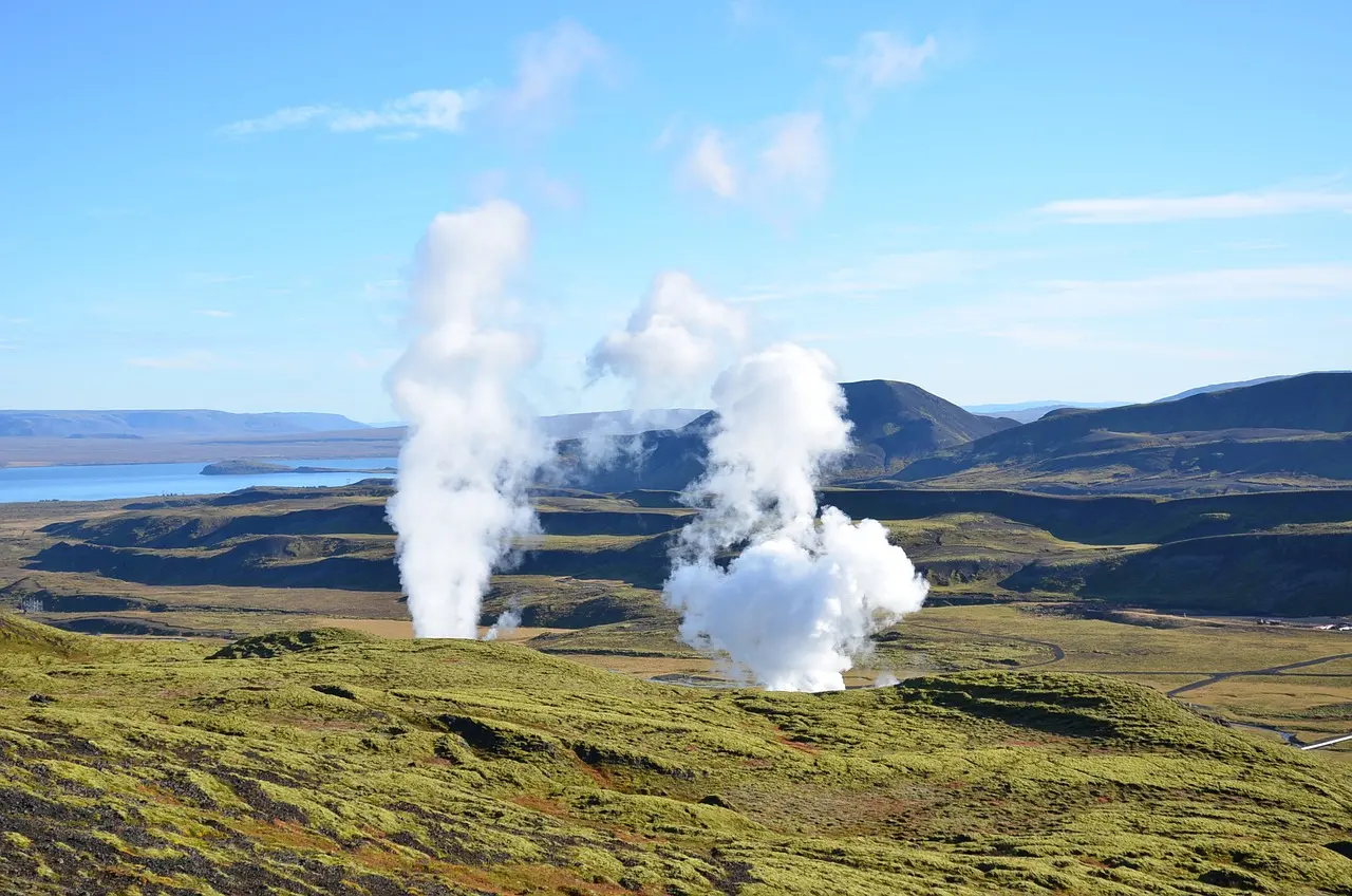 Sotto i nostri piedi c'è l’energia del futuro: la geotermia potrebbe alimentare l’Europa ma ne usiamo solo lo 0,2%\n