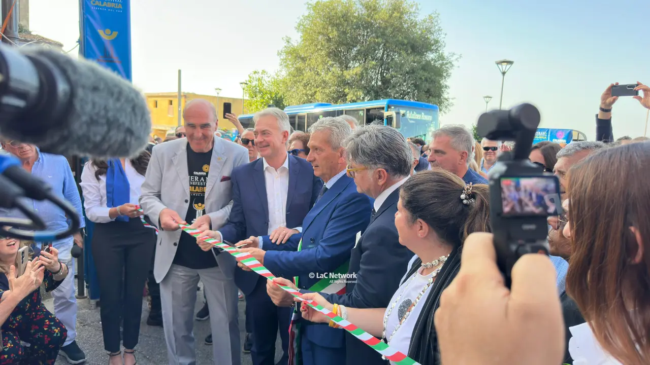 Il Merano WineFestival sbarca in Calabria, taglio del nastro a Cirò: l’evento fino al 9 giugno\n