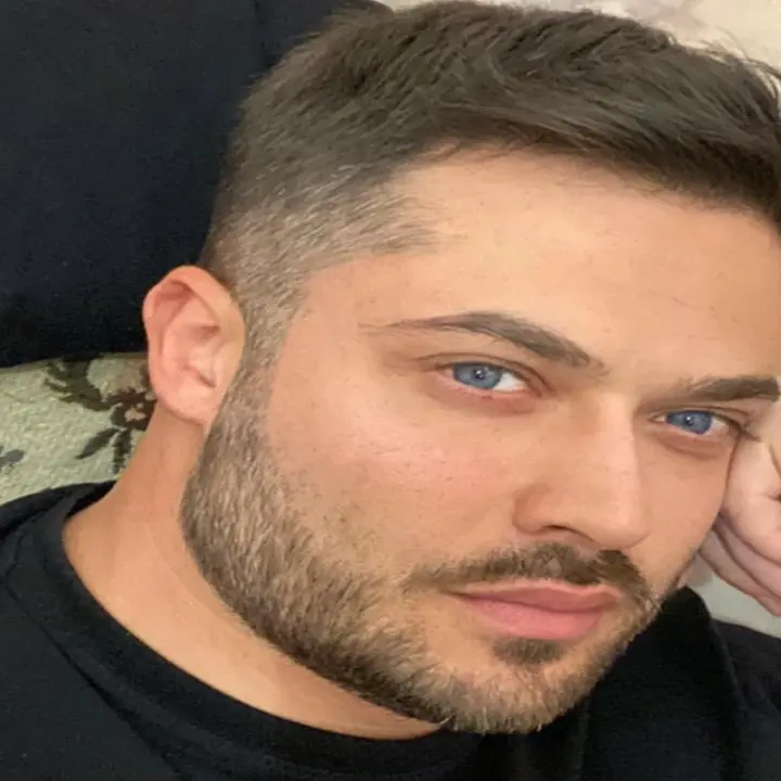 Bisignano sotto shock, la città in lacrime per la tragica scomparsa del giovane Carlo Rago\n