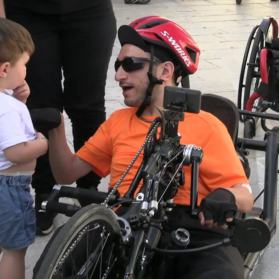 La Calabria in handbike, Salvatore Misasi fa tappa a Girifalco:\u00A0«Il nostro entroterra è una scoperta»\n