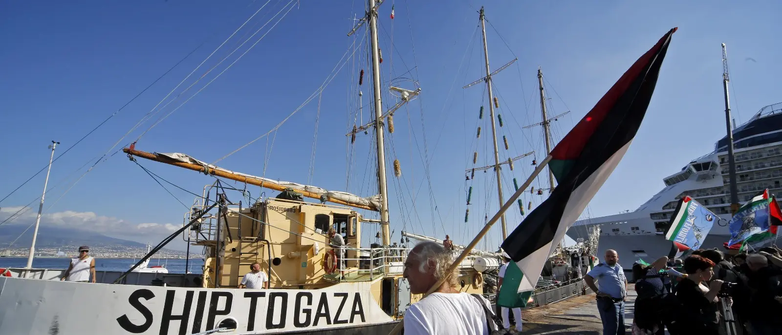 Freedom Flotilla, la nave con aiuti per Gaza\u00A0bloccata da Israele: «Mostrate a Greta Thunberg i video del 7 ottobre»