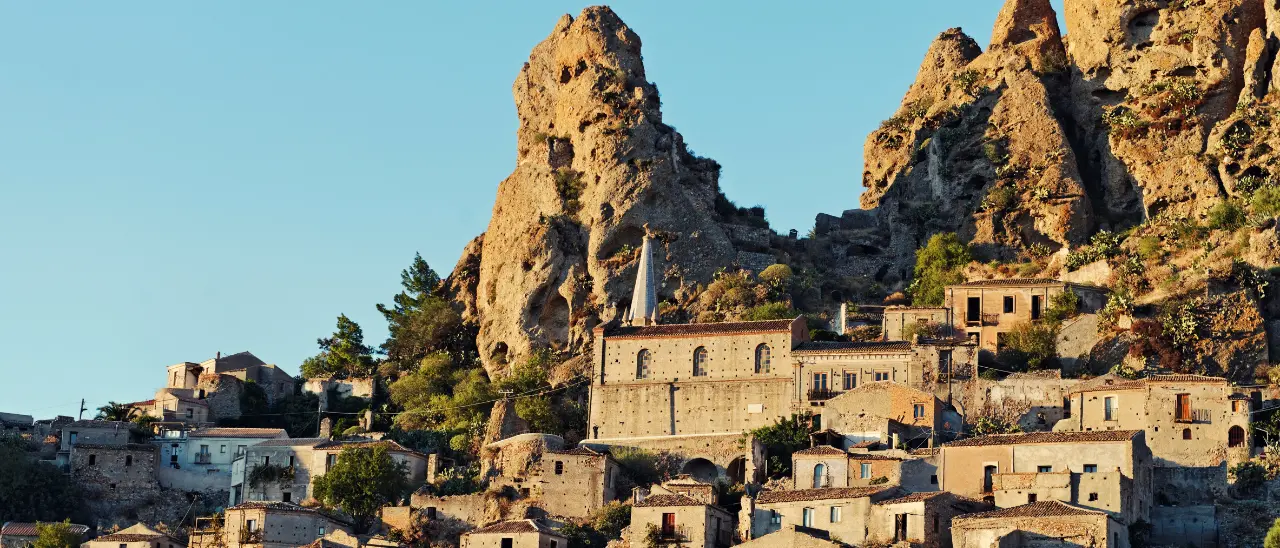 Trent’anni persi:\u00A0così spopolamento, crisi economica e mancata crescita hanno relegato la Calabria ai margini\n