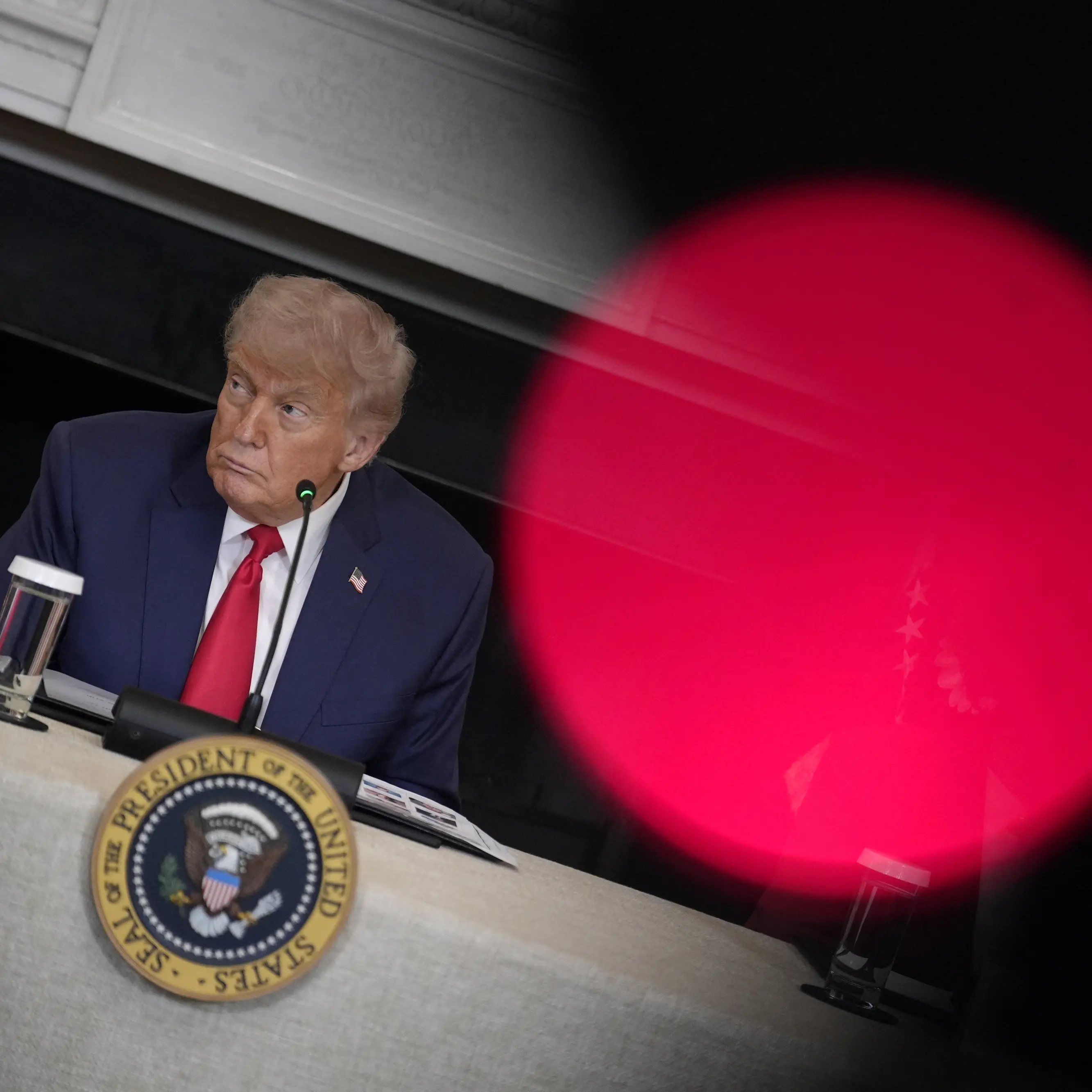 Quando il caos diventa politica, la strategia di Trump minaccia la democrazia: a rischio anche l’Europa\n