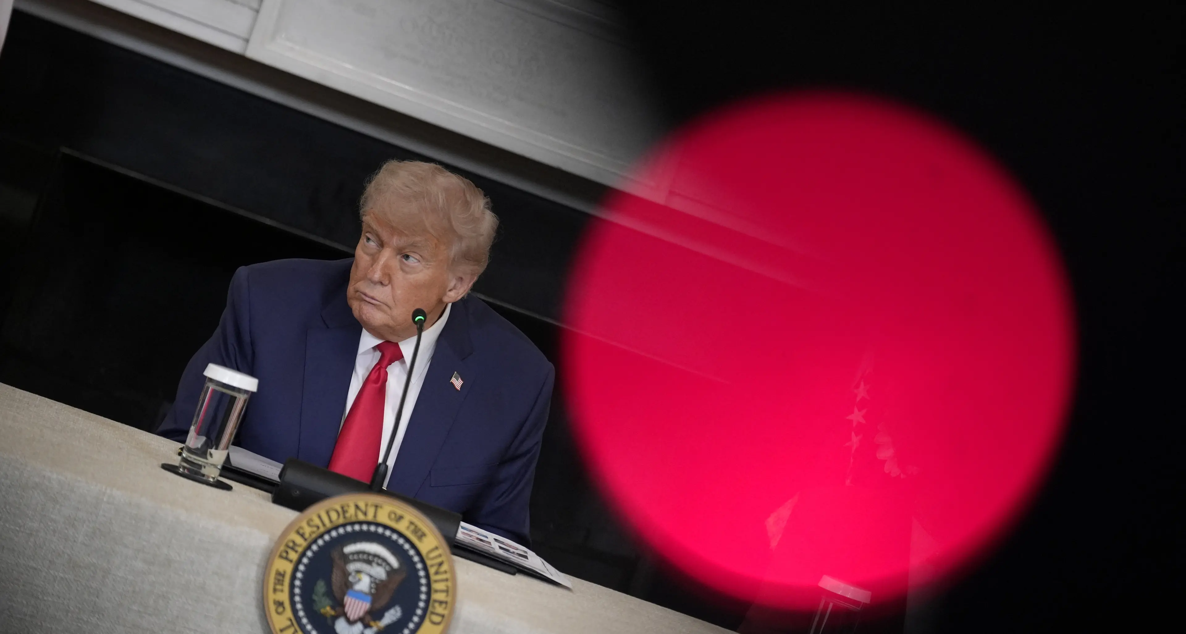 Quando il caos diventa politica, la strategia di Trump minaccia la democrazia: a rischio anche l’Europa\n