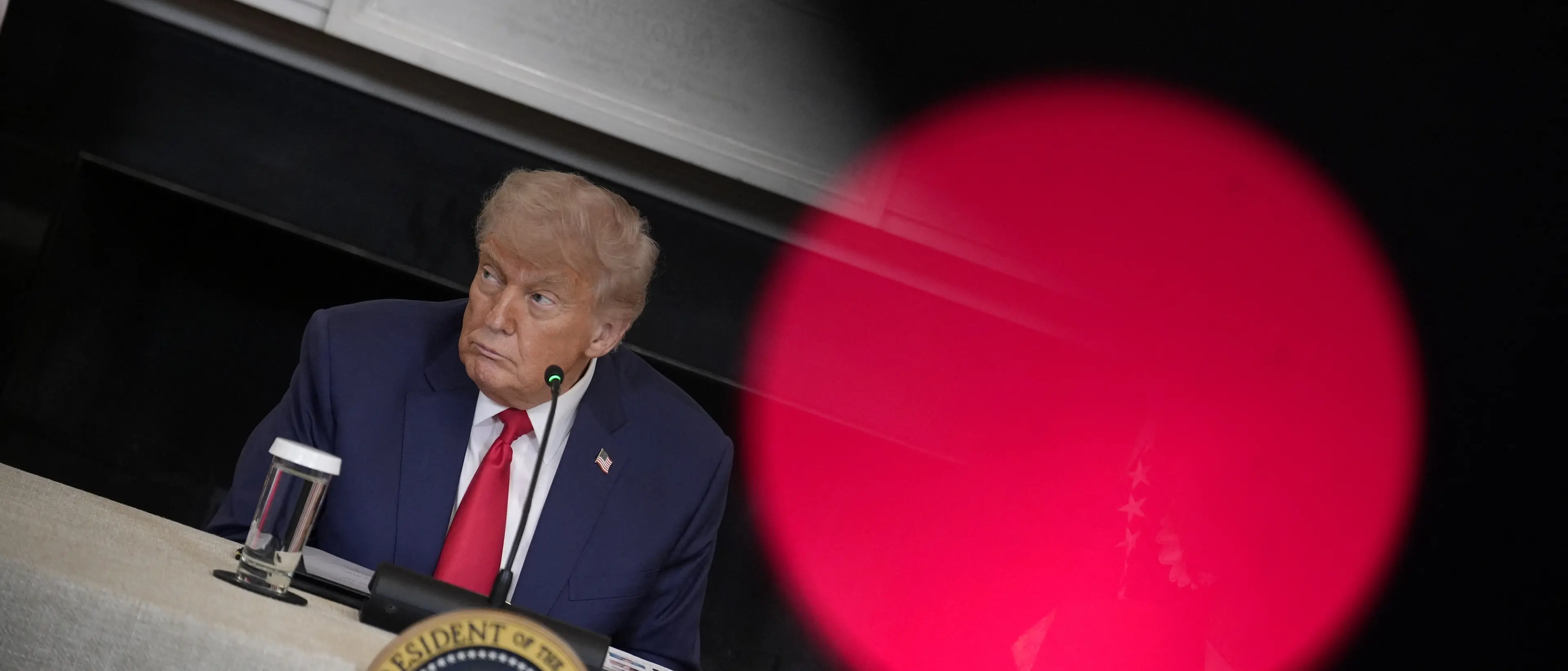 Quando il caos diventa politica, la strategia di Trump minaccia la democrazia: a rischio anche l’Europa\n