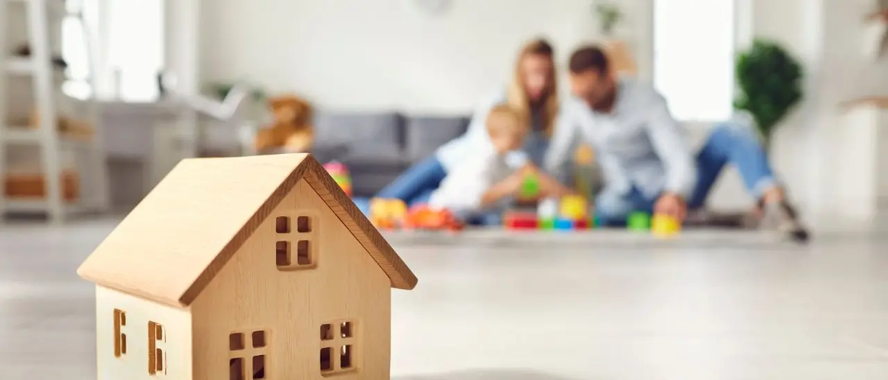 Denatalità, il vero ostacolo non sono (solo) i soldi: fa figli chi ha tempo, stabilità e una\u00A0rete familiare\n