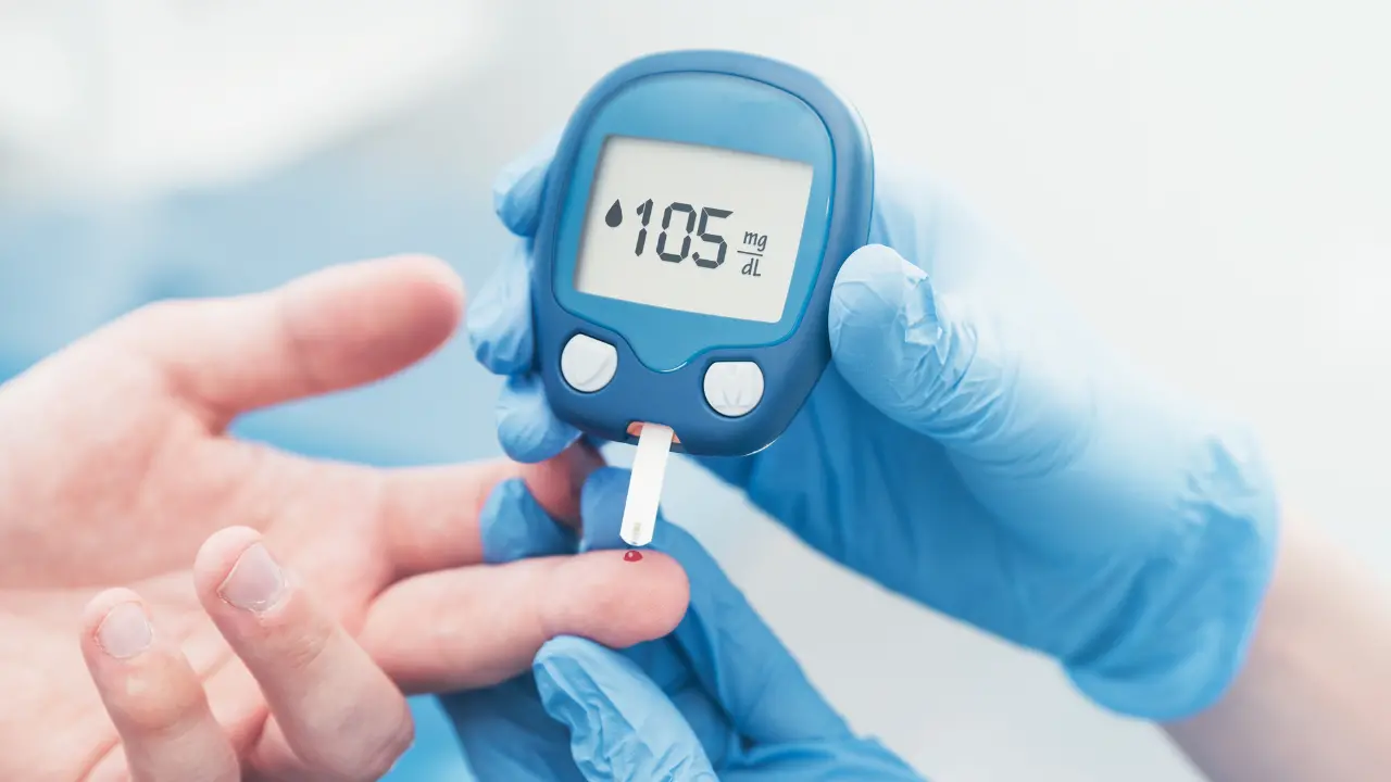 Diabete, una rivoluzione in arrivo: l’insulina settimanale potrebbe cambiare la vita a milioni di pazienti\n