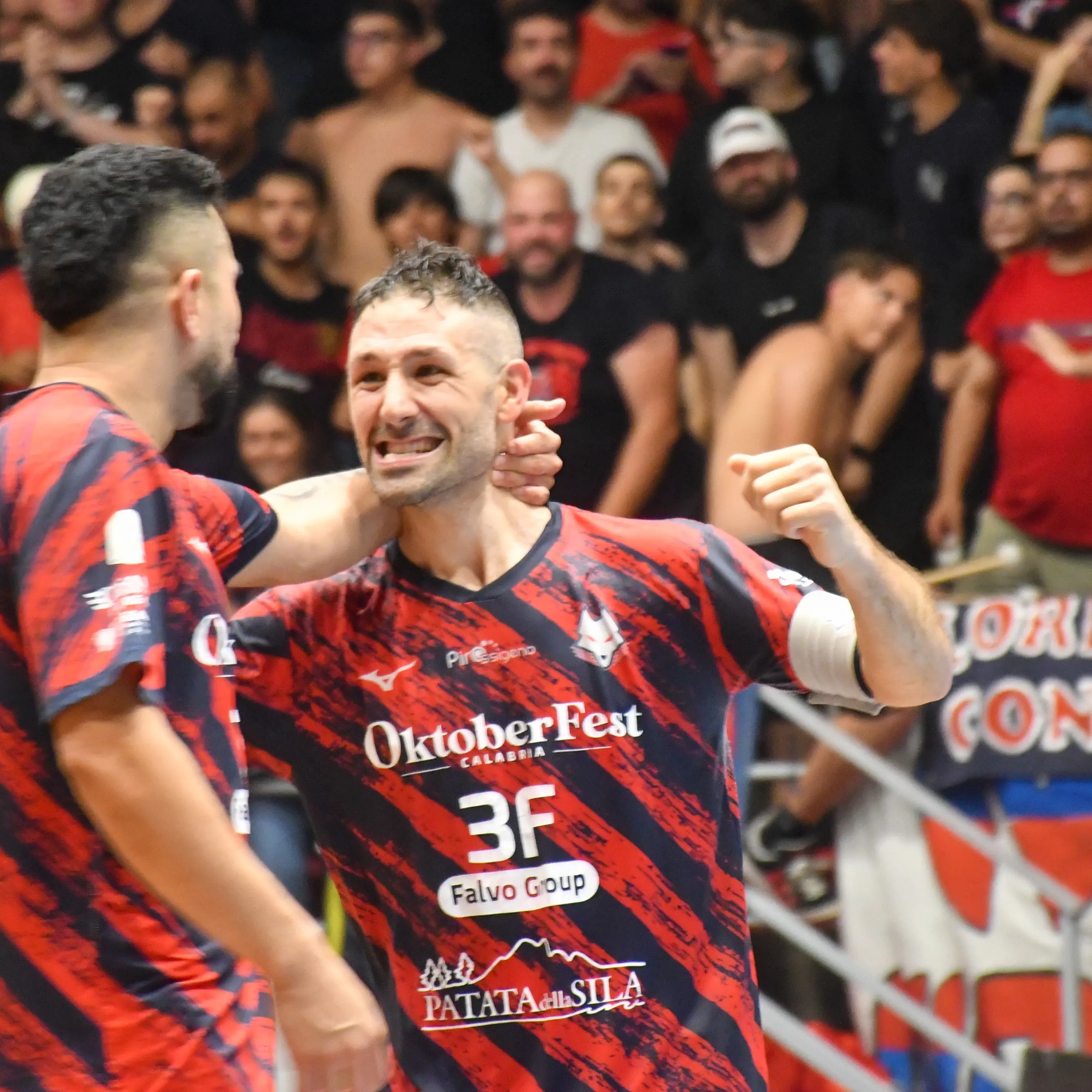 Pirossigeno, è ancora\u00A0Serie A! Rimonta show al PalaCosentia: Petrarca battuto 6-3\n