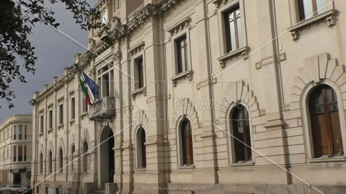 <p>Palazzo San Giorgio, sede dell&#39;amministrazione comunale di Reggio Calabria</p>\\n