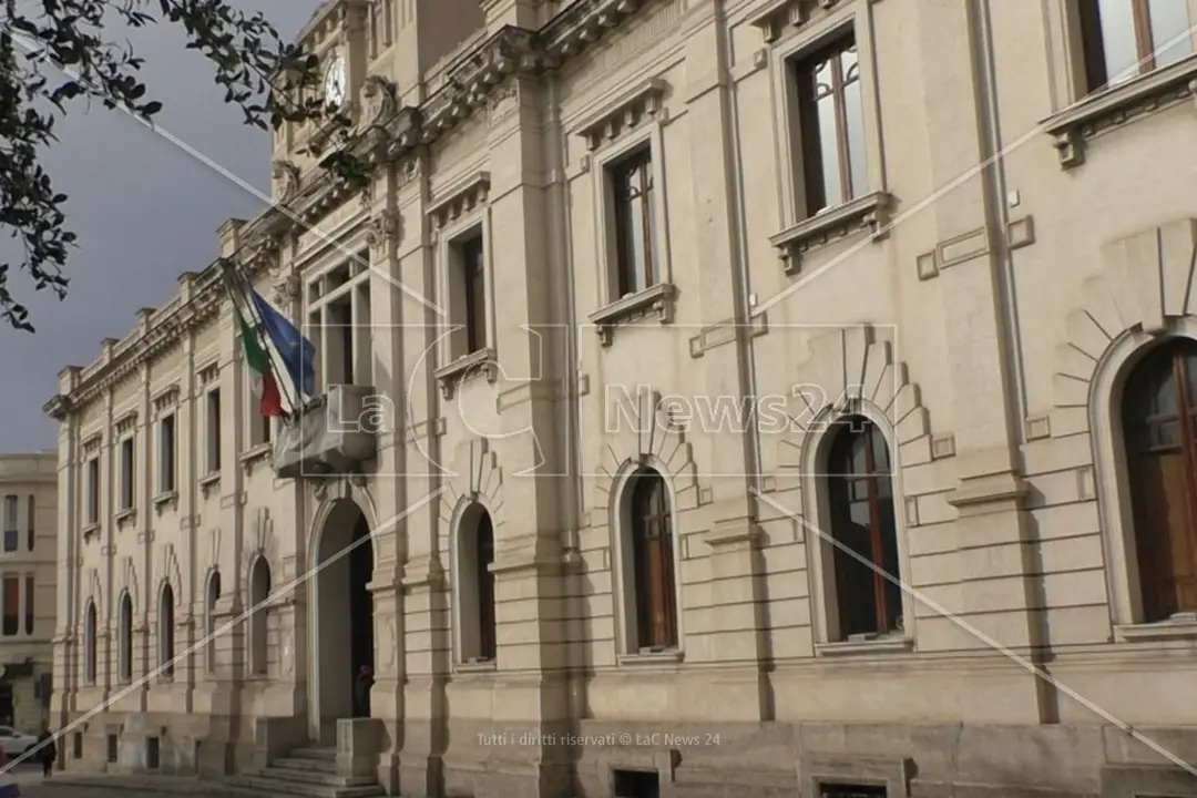 <p>Palazzo San Giorgio, sede dell&#39;amministrazione comunale di Reggio Calabria</p>\\n
