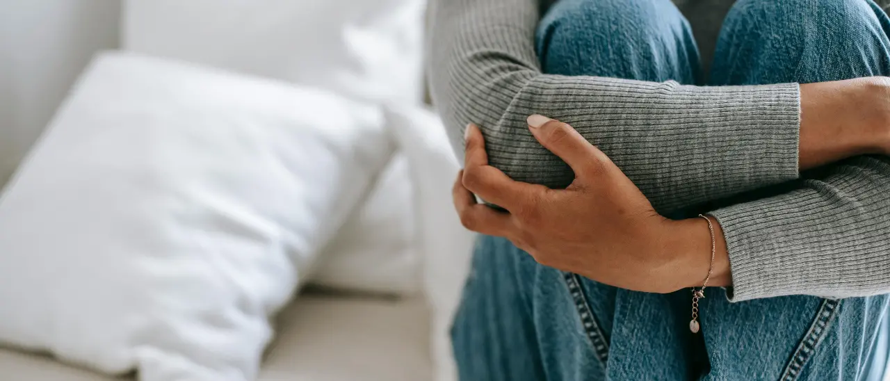 “Noi adulti abbiamo fallito”, il futuro negato dei giovani:\u00A0iperconnessi ma sottopagati e precari\n