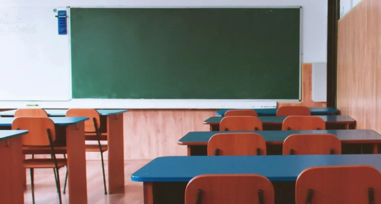 Scuola, i corsisti del percorso abilitante dell’Unical: «Fateci sostenere l’esame entro il 30 giugno, a rischio la cattedra»\n