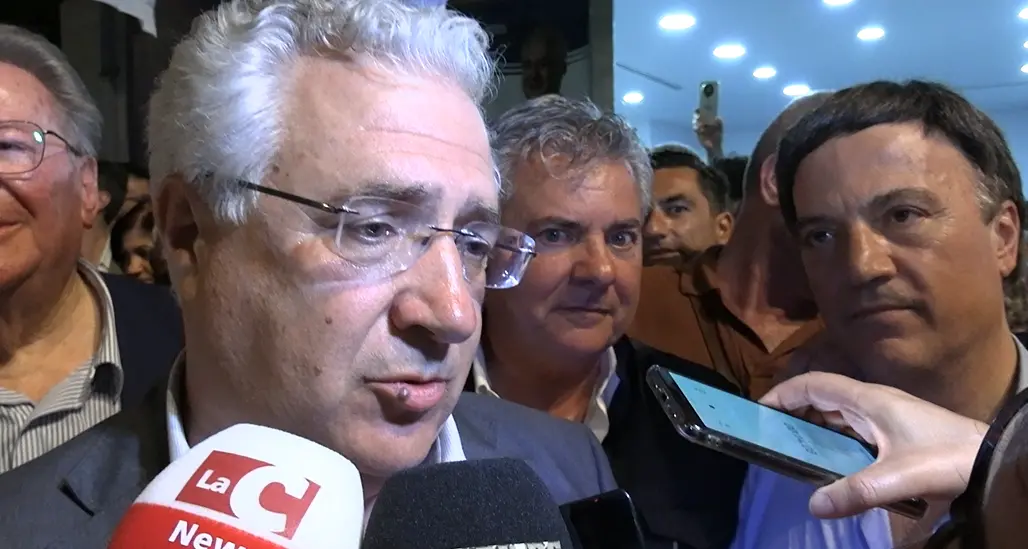 A Lamezia c’è una fascia da \"condividere\". Murone e Galati: primo cittadino, primo sponsor\n\u00A0\n