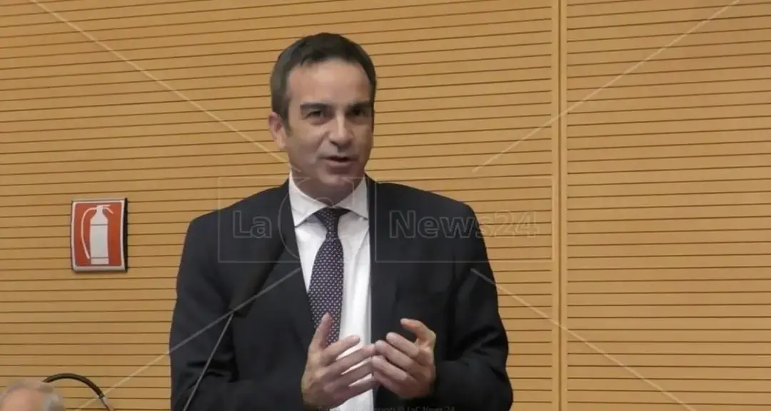 Occhiuto indagato per corruzione: accertamenti anche sull’ex socio del governatore\n