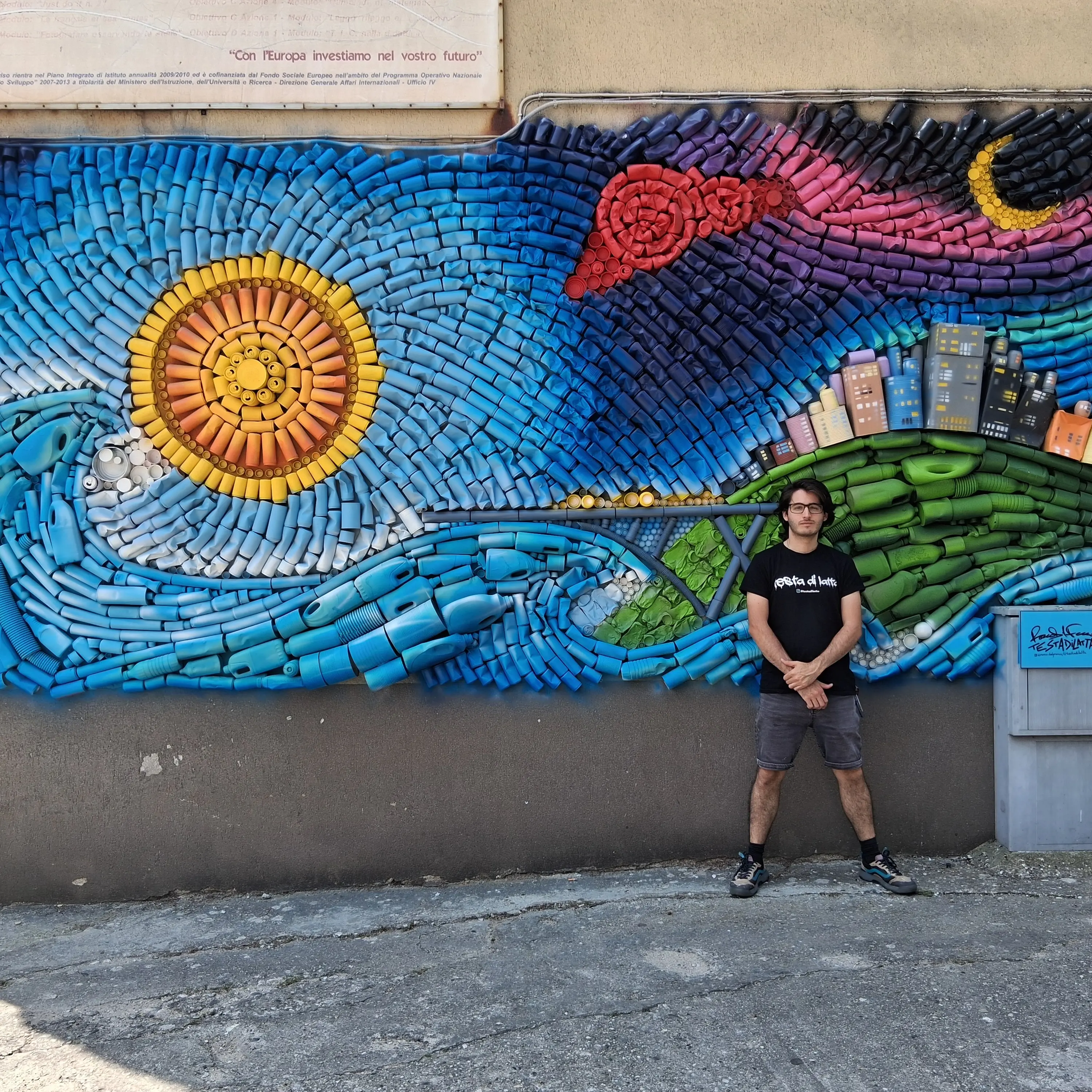 Arte sostenibile, a Catanzaro inaugurata l’opera dell’artista Testa di Latta realizzata con materiali di scarto\n