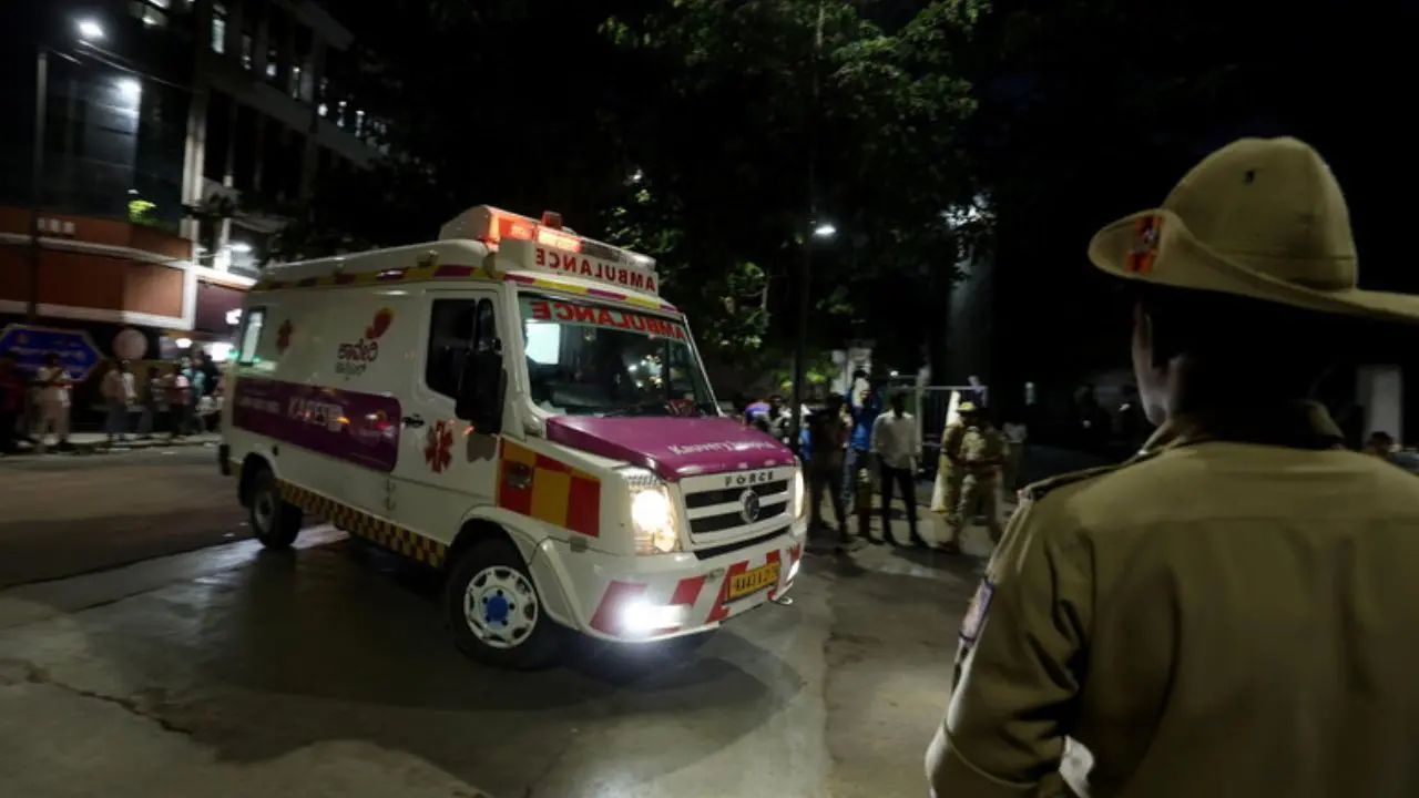 Incidente aereo in India, volo con 242 persone diretto a Londra si schianta sulle case ad Ahmedabad.\u00A0«Si temono vittime»\n