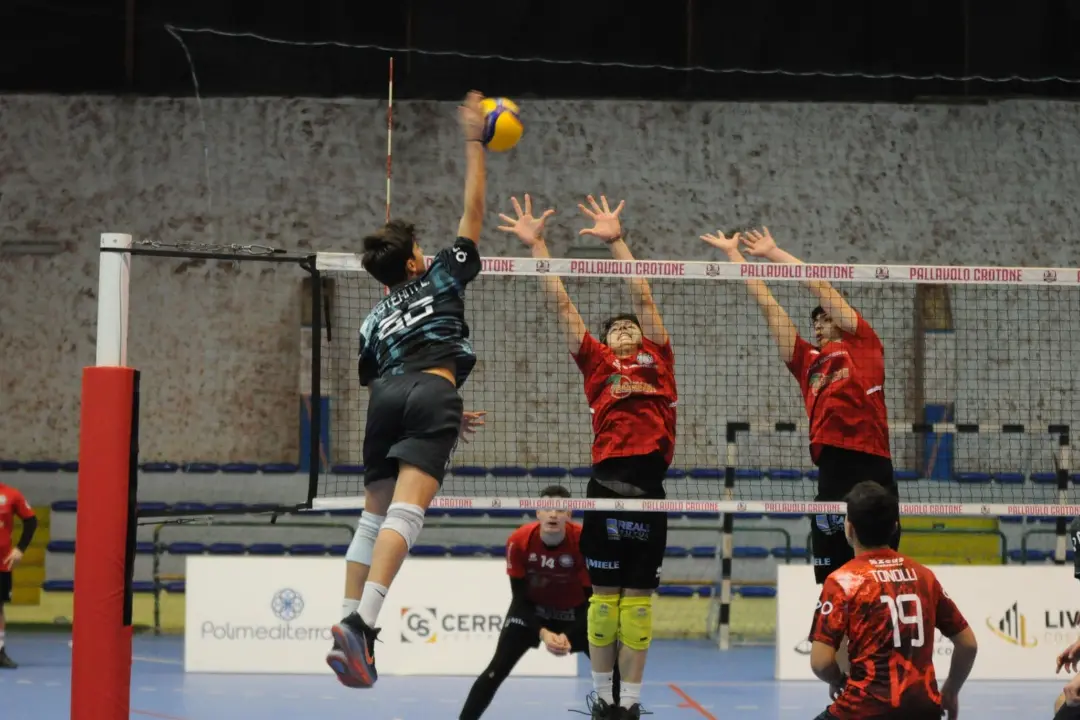 <p>Il Corigliano impegnato in una gara a Crotone la scorsa stagione</p>\\n
