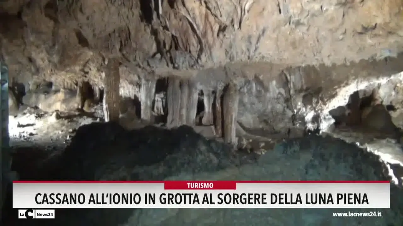 A Cassano allo Ionio \"In grotta al sorgere della Luna piena\"
