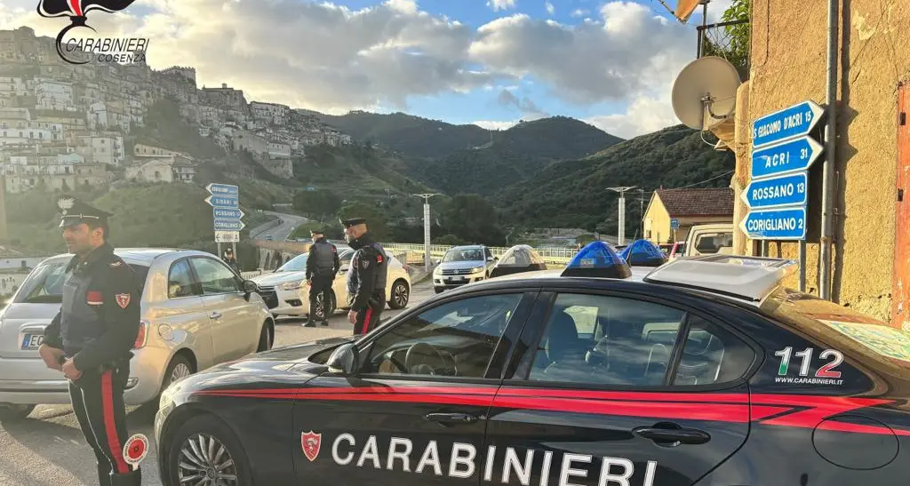 Violenze e minacce, quattro arresti in poche ore a Corigliano Rossano\n