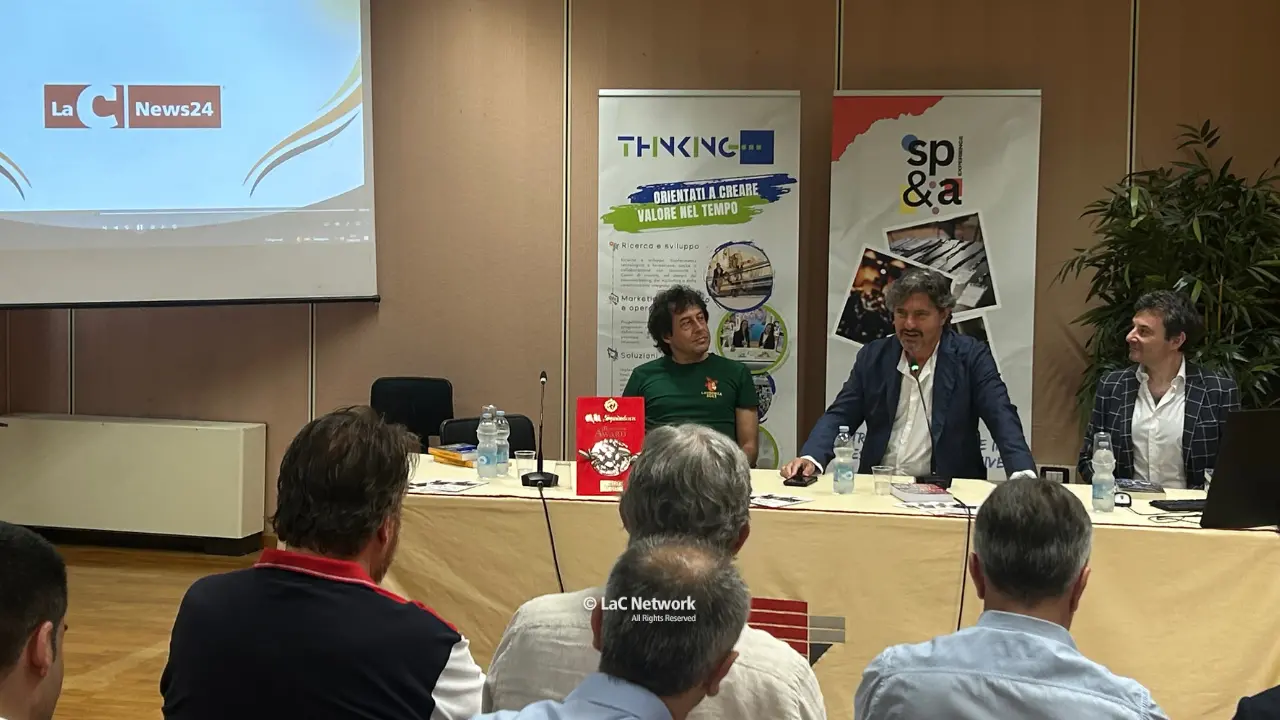 Padovano emoziona l’Unical: «Nell’inferno giudiziario ho ritrovato i veri valori. Bergamini? Lo porto nel cuore»\n