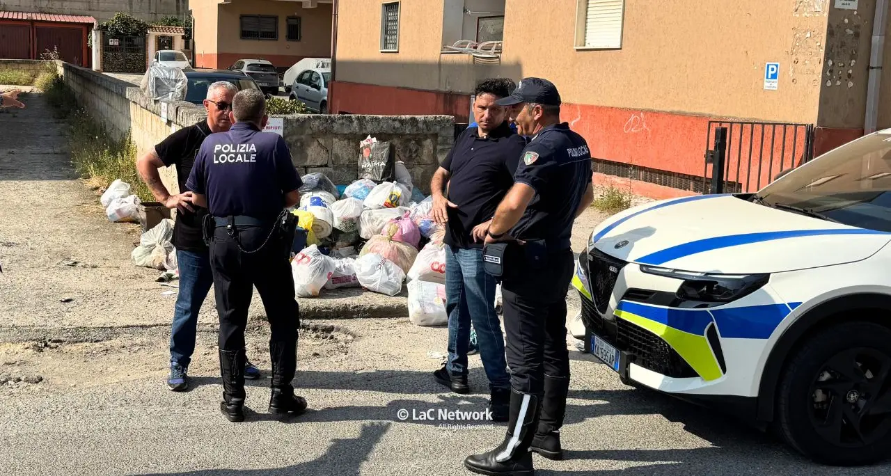 Vibo, raffica di controlli sulla differenziata e sanzioni in aumento. L’assessore Miceli: «Chi sbaglia deve pagare»\n