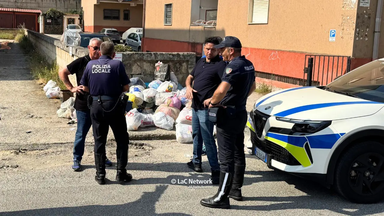 Vibo, raffica di controlli sulla differenziata e sanzioni in aumento. L’assessore Miceli: «Chi sbaglia deve pagare»\n