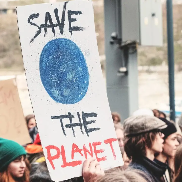 Clima e salute, in Europa 100mila morti in due anni per il caldo estremo: scatta l’allarme sanitario\n