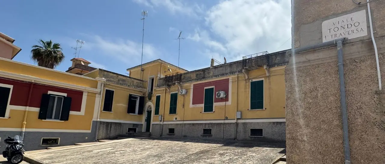 Tropea, 19 famiglie senz’acqua da mesi dopo la deviazione della condotta storica: «È l’unica fonte che abbiamo»\n