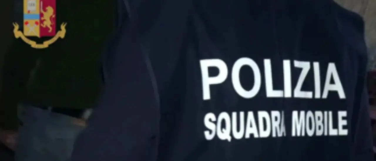 Droga ed estorsione, blitz a della Polizia a Cosenza: eseguite otto misure cautelari\n