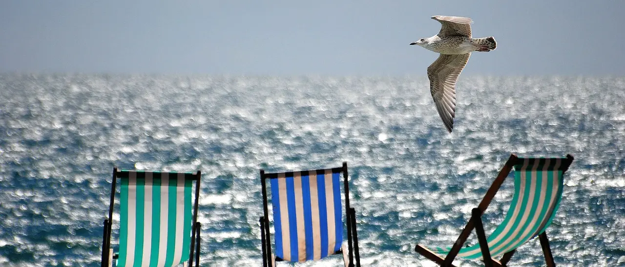 Il mare più bello in Calabria secondo Legambiente: 48 le località premiate con le Vele, ecco l’elenco\n
