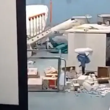 Devasta il Pronto soccorso nell’ospedale di Corigliano e terrorizza medici e pazienti: 40enne arrestato dai carabinieri\n