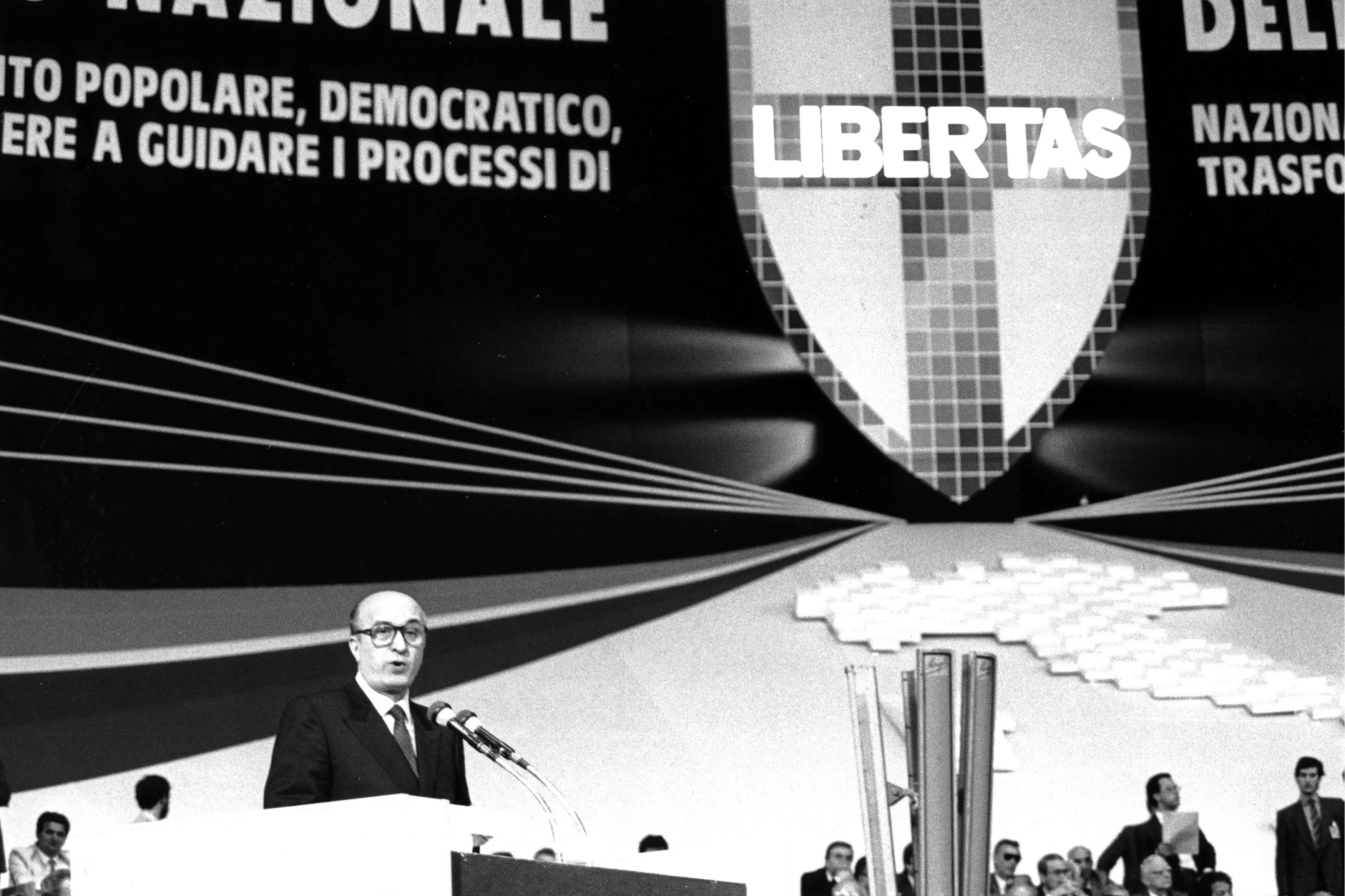 <p>Ciriaco De Mita nel 17&deg; congresso della Dc</p>\\n , Agenzia Fotogramma