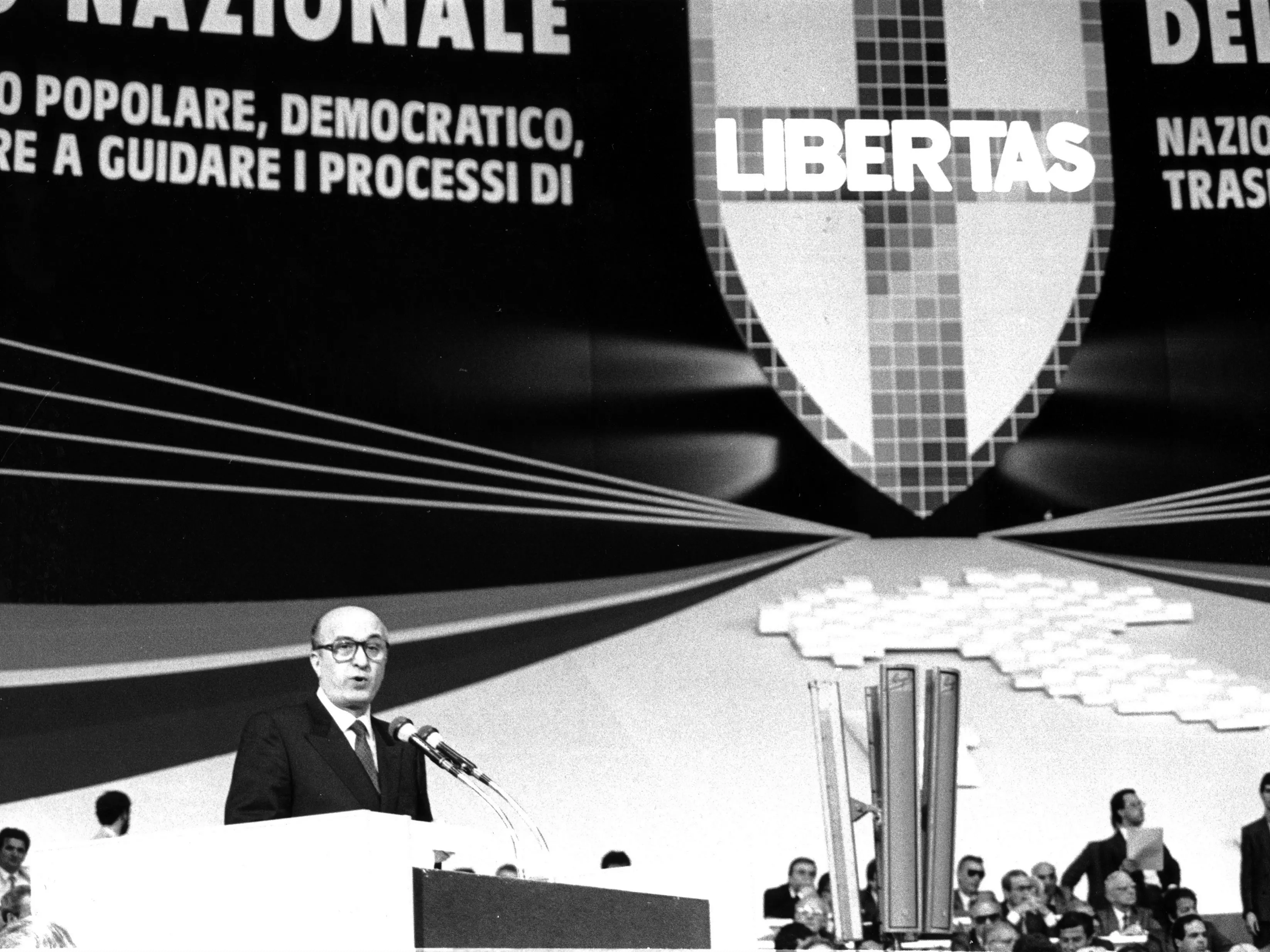 La scomparsa della Democrazia Cristiana e i 30 anni di fallimenti dei piccoli partiti di centro che volevano sostituirla