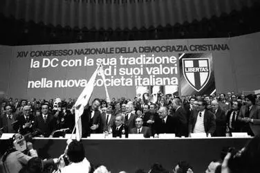 Il Sud che aspetta un centro: il cuore meridionale della Democrazia Cristiana e il vuoto mai colmato\n