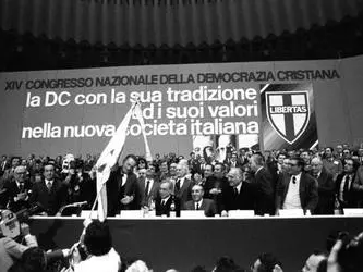 Il Sud che aspetta un centro: il cuore meridionale della Democrazia Cristiana e il vuoto mai colmato