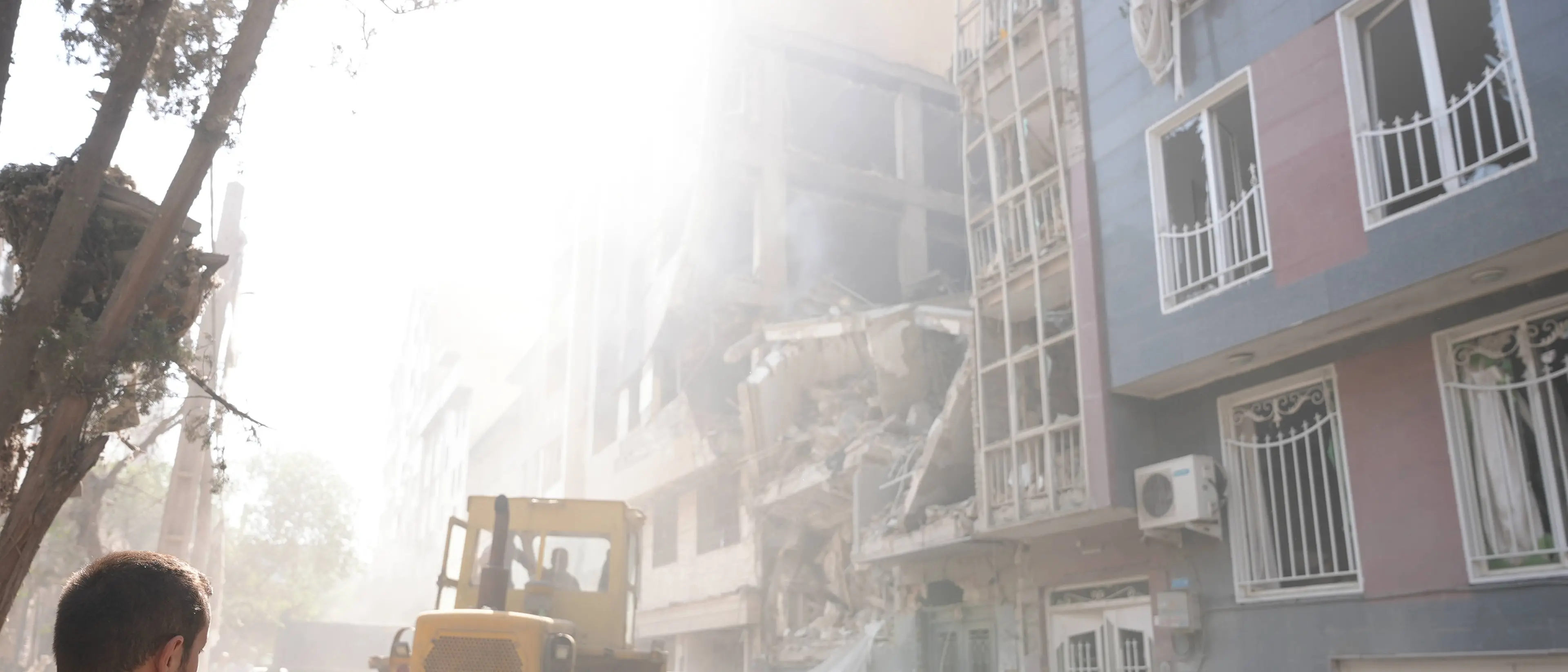 Teheran minaccia vendetta a Israele dopo i raid, Trump pensa al mercato: «Gli attacchi? Un’ottima cosa»\n