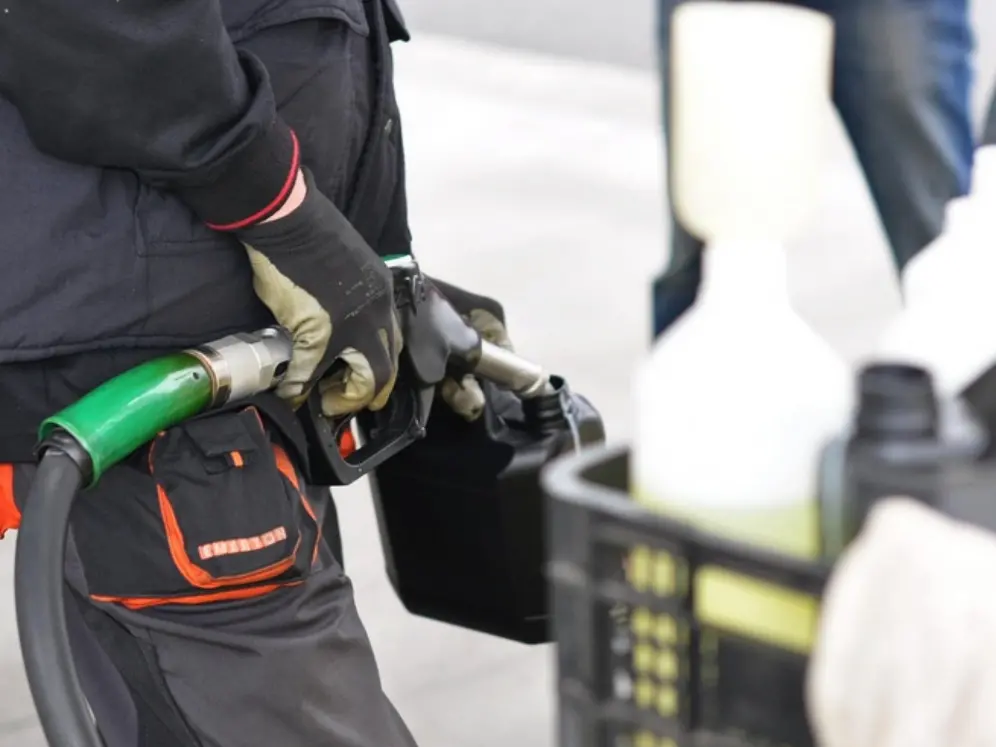 Israele colpisce l’Iran, il petrolio vola a +6%: rischio inflazione globale e nuova crisi energetica
