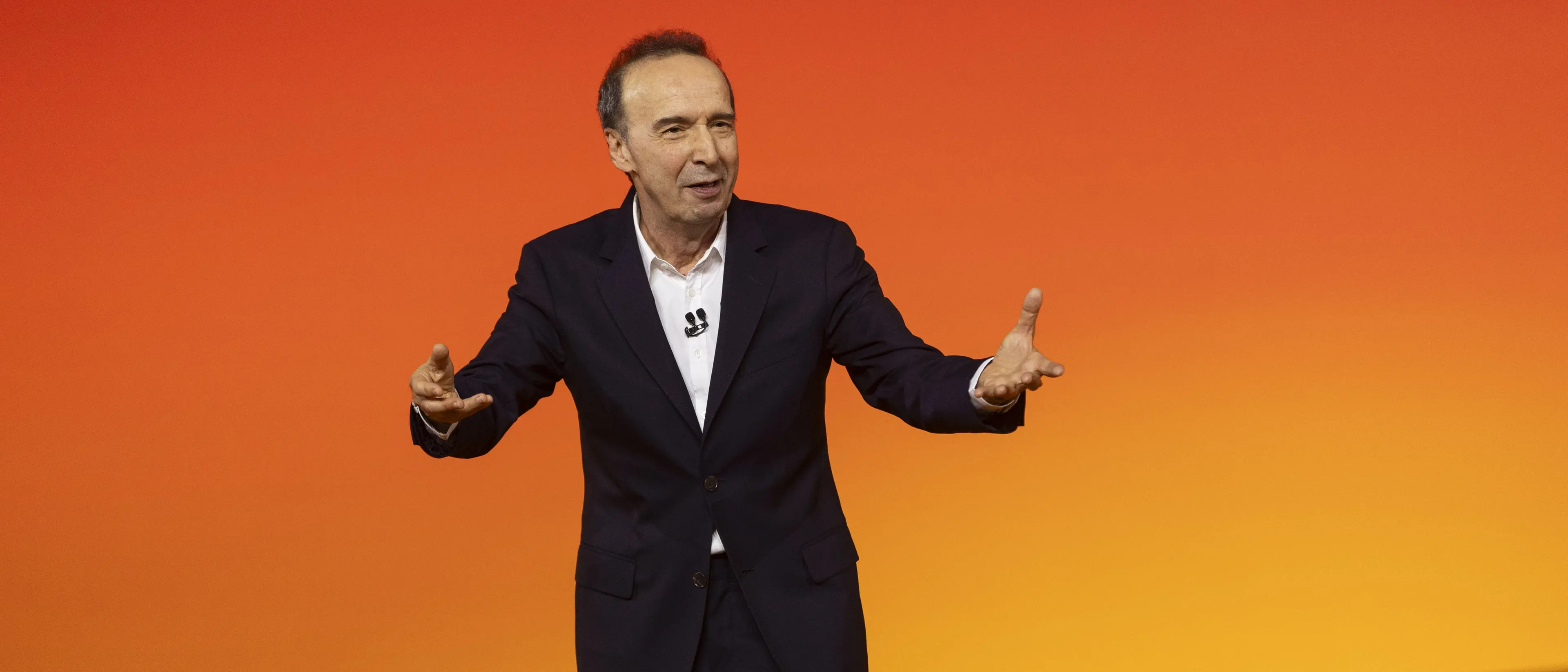 «Chi uccide i bambini non è umano»: il grido di Benigni da Propaganda Live contro la guerra a Gaza\n