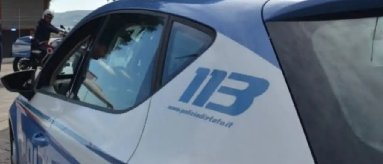 Reggio Calabria, lancia sassi contro delle auto in sosta: arrestato 44enne\n