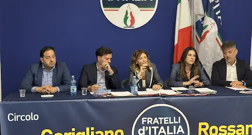 Corigliano-Rossano, Fratelli d’Italia denuncia: «Comune in stallo e città abbandonata»\n
