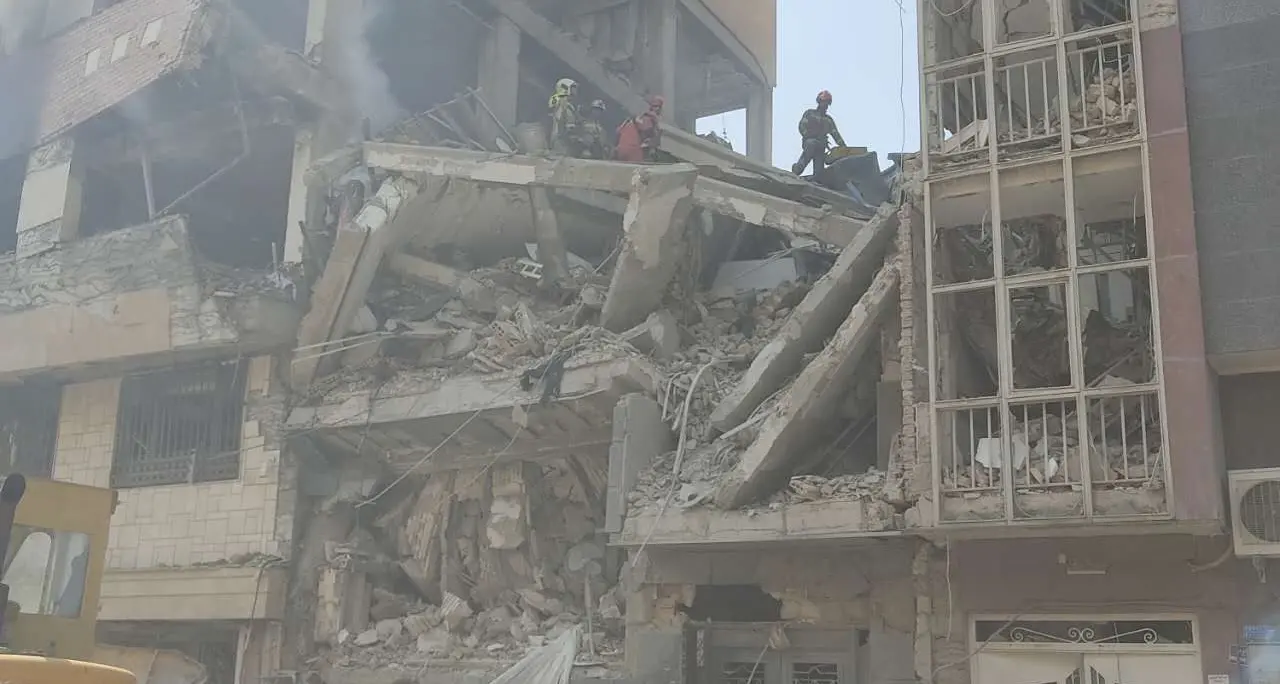 Attacchi iraniani in Israele, altra notte di raid: almeno 10\u00A0morti e 200 feriti. Trump: «Se attaccati, colpiremo con tutta la forza»\n